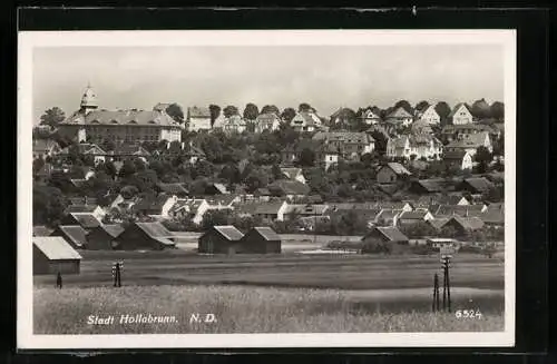 AK Hollabrunn /N. D., Ortsansicht von einem Feld aus
