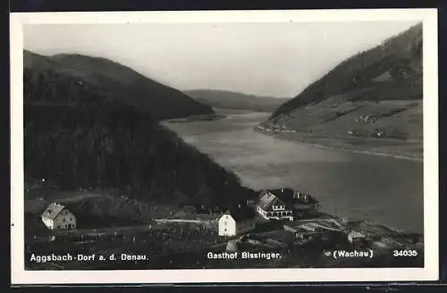 AK Aggsbach-Dorf /Donau, Gasthof Bissinger mit Donau von oben gesehen