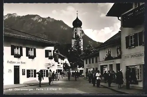 AK Oberammergau, Partei in der Ettaler Strasse, mit Gasthaus zum Stern