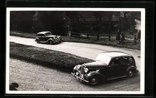AK Zwei Autos beim Autorennen auf der Rennbahn, Nummernschild FEL 73