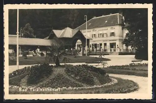 AK Bad Tatzmannsdorf, Kurplatz mit Apotheke und Geschäft