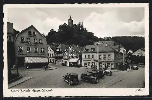 AK Berneck / Fichtelgebirge, Marktplatz, Logierhaus, Feinkost, Zigarren, Autos