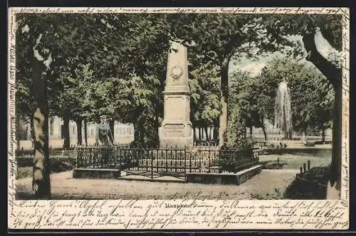 AK Rehau, Maxplatz mit Denkmal und Springbrunnen