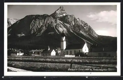 AK Ehrwald /Tirol, Ortsansicht mit Sonnenspitze