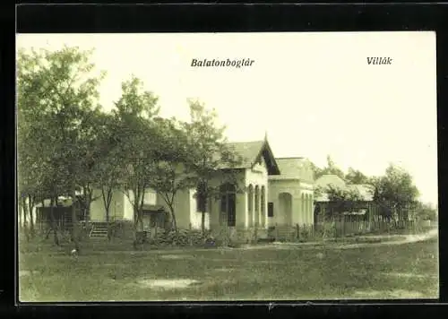 AK Balatonboglár, Villák