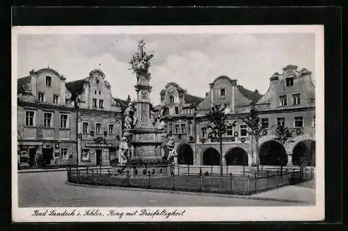 AK Bad Landeck i. Schl., Ring mit Dreifaltigkeit