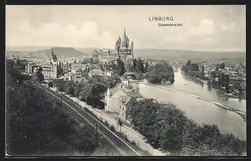 AK Limburg / Lahn, Stadtansicht mit Flusspartie und Dom