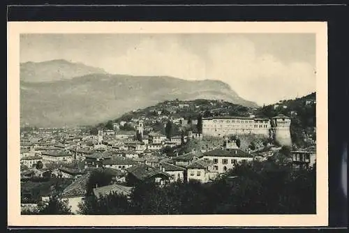 AK Rovereto, Gesamtansicht mit der Festung