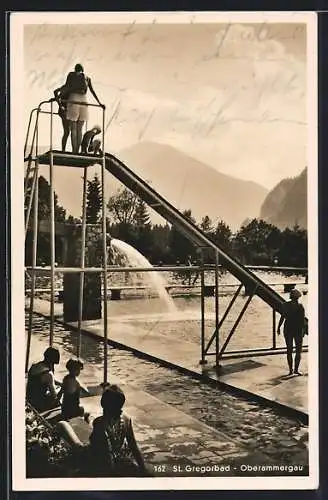 AK Oberammergau, St. Gregorbad, Partie im Schwimmbad mit Wasserrutsche