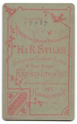 Fotografie H. & R. Styles, London Kensington, 8 High Street, Dame mit Mittelscheitel