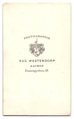 Fotografie Eug. Westendorp, Aachen, Damengraben 19, Trauriger Herr mit Brille und Schnurrbart