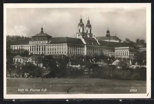 AK St. Florian /O.D., Blick zum Stift