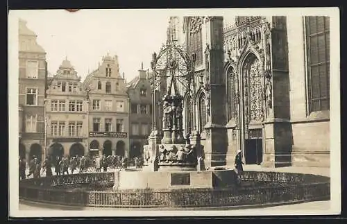 AK Münster / Westfalen, Der Lambertibrunnen vor der Kirche