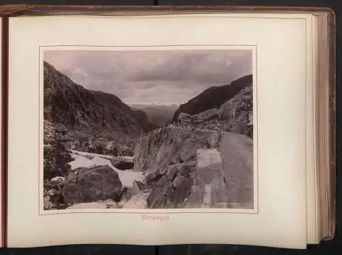 Fotoalbum mit 87 Fotografien, Ansicht Norwegen, K. Knudsen (Bergen), Kristiania, Schleuse (Strengen), Gletscher, Frankre