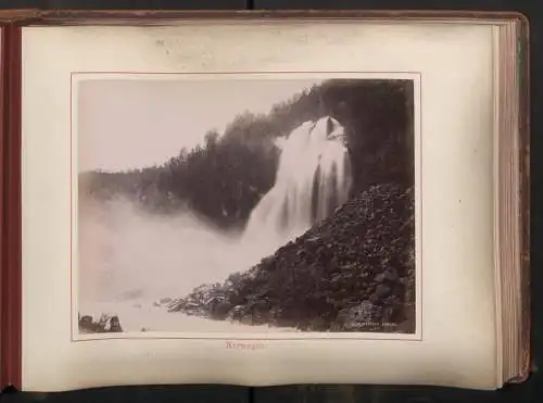 Fotoalbum mit 87 Fotografien, Ansicht Norwegen, K. Knudsen (Bergen), Kristiania, Schleuse (Strengen), Gletscher, Frankre