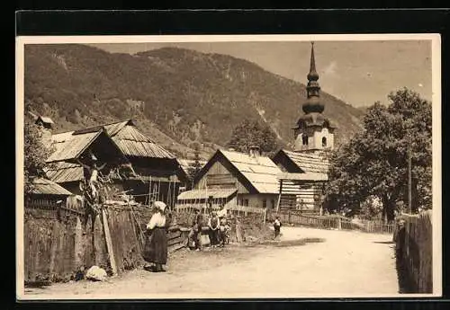 AK Kranjska gora, V vasi, zadaj Vojsca