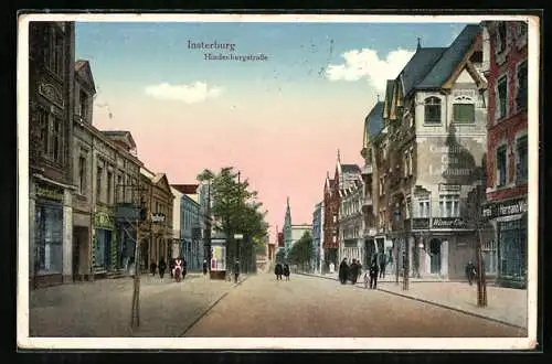 AK Insterburg, Hindenburgstrasse mit Litfasssäule