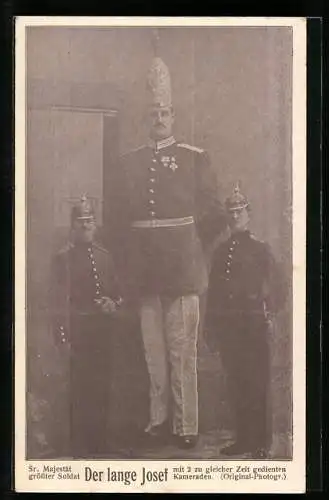 AK Der lange Josef mit 2 zu gleicher Zeit gedienten Kameraden