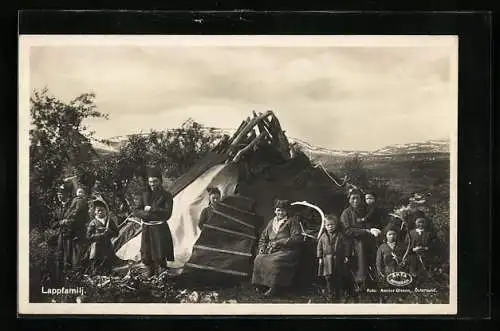 AK Lappfamilj, Lappenfamilie vor ihrem Zelt