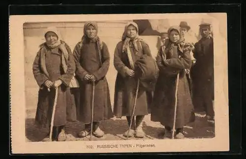 AK Russische Pilgerinnen mit Gehstock und Kopftuch