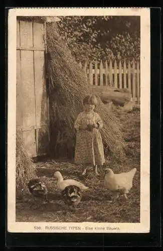 AK Eine kleine russische Bäuerin mit Hühnern und Enten