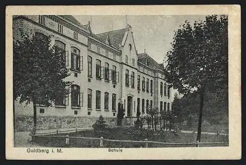 AK Goldberg i. M., Partie am Schulgebäude