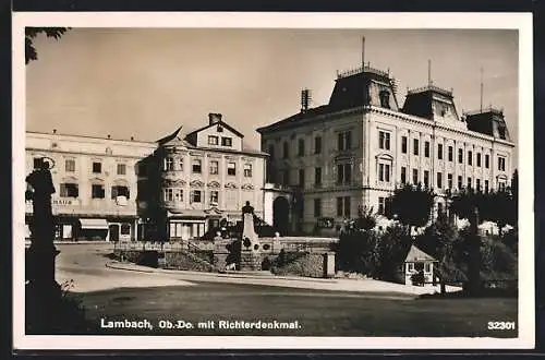 AK Lambach /Ob.-Do., Ortspartie mit Richterdenkmal