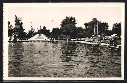 AK Meknès, La Piscine
