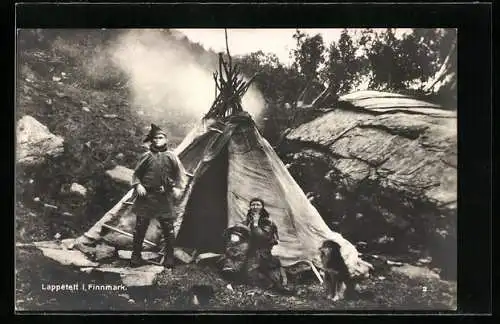 AK Lappen vor einem Zelt