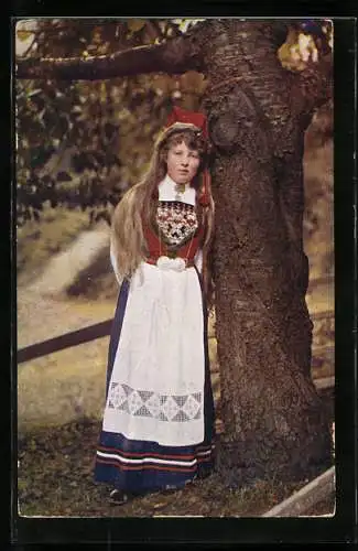 AK Norwegische Frau in Tracht