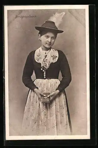 AK Berchtesgadnerin in Tracht