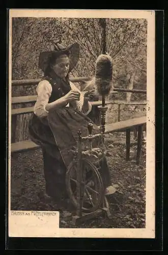 AK Bäuerin aus Mittelfranken in Tracht am Spinnrad