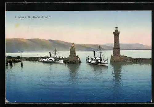 AK Lindau i. B., Hafeneinfahrt mit Dampfer