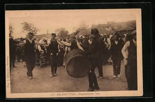 AK Männer in Trachten beim Mazedonischen Tanz