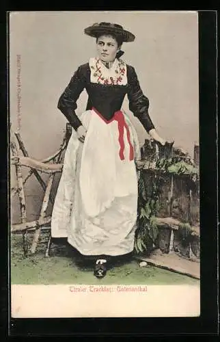 AK Unterinntal /Tirol, Eine junge Frau in Tracht