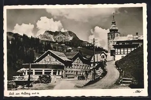 AK Lech am Arlberg, Strassenpartie mit Gasthof zur Krone und Kirche