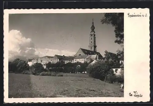 AK Braunau a. I., Ortspartie mit Kirche