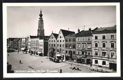 AK Braunau am Inn, Stadtplatz mit Geschäften