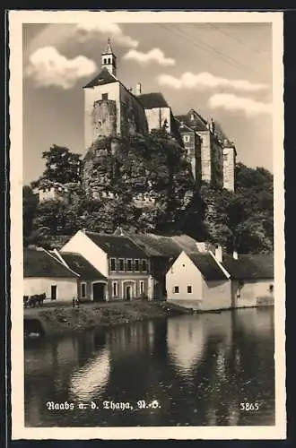 AK Raabs a. d. Thaya, Uferpartie mit Schloss