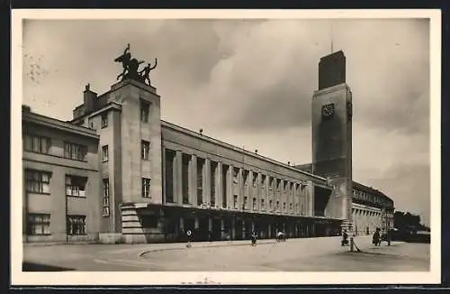 AK Königgrätz-Hradec Kralove, Blick auf den Bahnhof