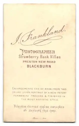 Fotografie J. Frankland, Blackburn, Preston New Road, Portrait Brünette Lady mit aufwendig geflochtenem Haar