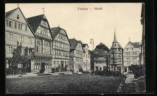 AK Fritzlar, Markt mit alten Häusern