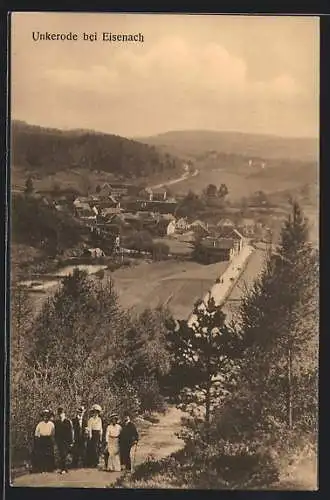 AK Unkerode bei Eisenach, Ausflügler vor der Ortschaft