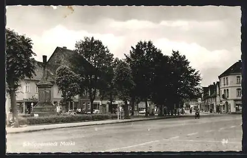 AK Schöppenstedt, Markt mit Radfahrer