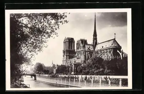 AK Paris, Cathédrale Notre-Dame et le Square de l`Archevêché