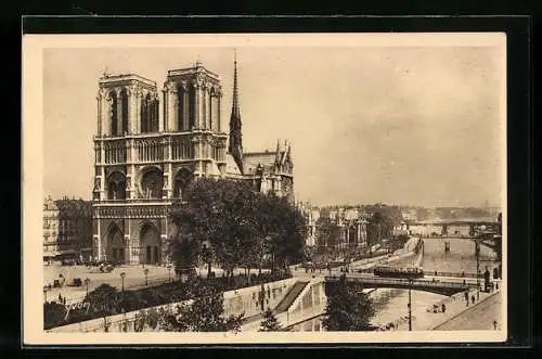 AK Paris, Cathédrale Notre-Dame, Vue générale