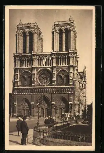 AK Paris, Notre-Dame, Facade sur la Place du Parvis