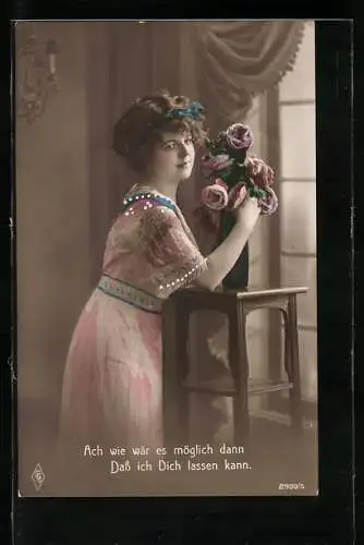 Foto-AK PFB Nr. 2900 /5: Junge Frau mit Blumenstrauss