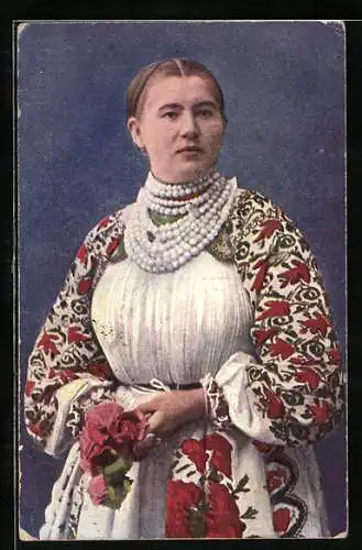 AK Portrait Frau in kroatischer Tracht mit Rosenstrauss