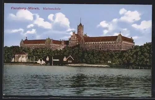 AK Flensburg-Mürwik, Uferpartie mit Blick auf die Marineschule